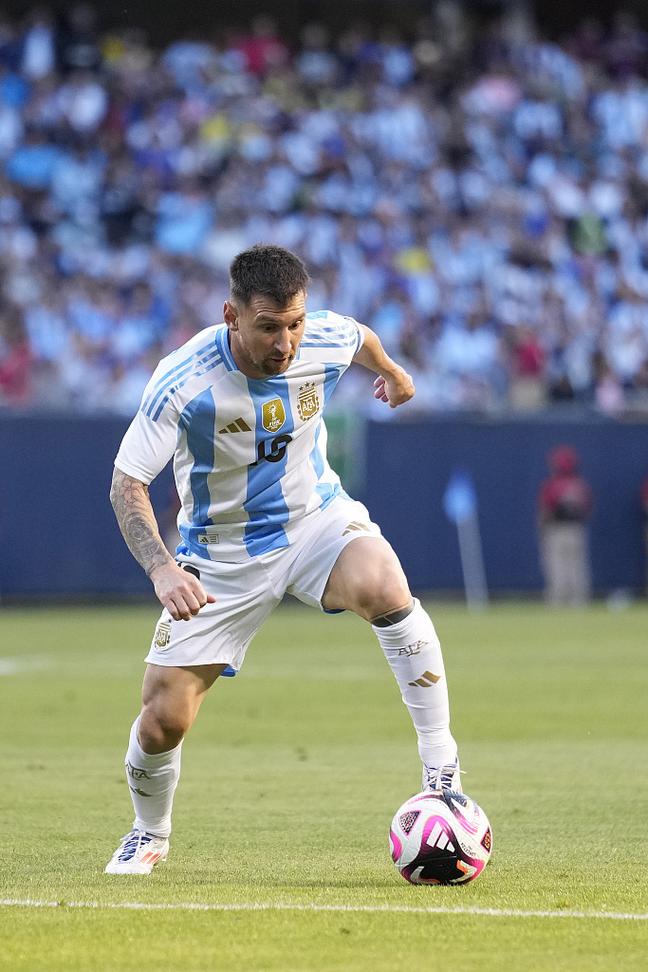 瓜迪奥拉痛陈罗德里缺席之苦：曼城防守危机能否挺过寒冬？（罗德里缺席成瓜帅之痛，曼城防线危机能撑过这个寒冬吗？）