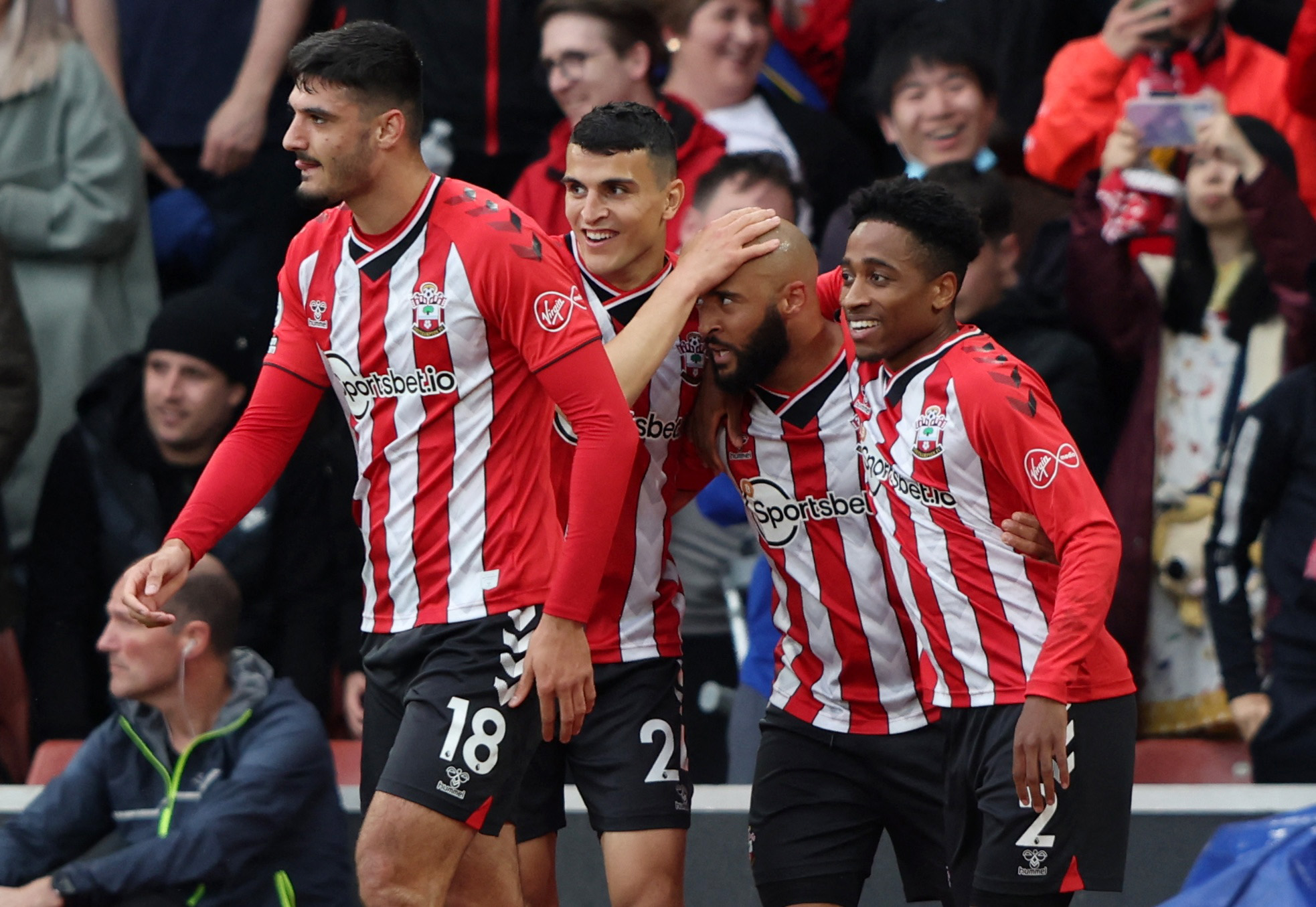 矿工足球编年史：从苏联劲旅到乌克兰流浪豪强的90年历史（漂泊与荣光：矿工队九十年，从苏联劲旅到乌克兰豪门）