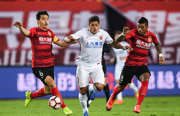 萨索洛客场3-0亚特兰大，贝拉尔迪2球1助当选全场最佳球员（萨索洛客场3比0击败亚特兰大，贝拉尔迪两射一传荣膺全场最佳）