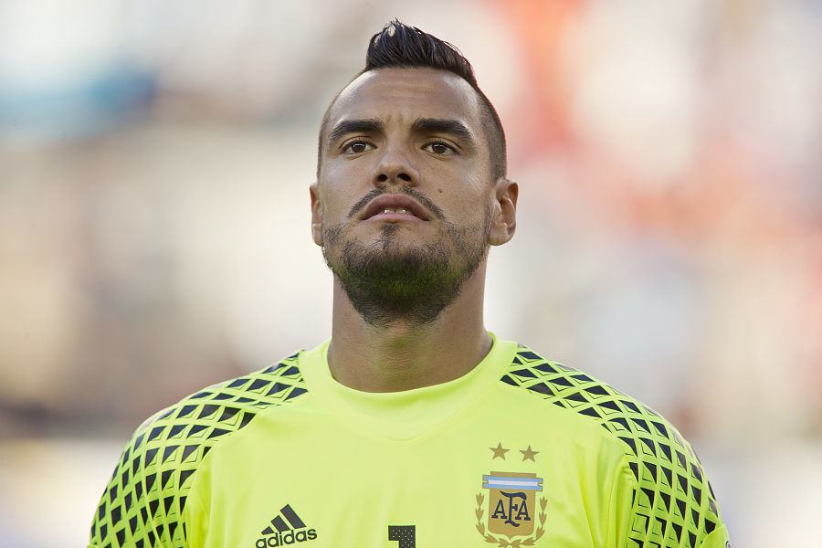 “高尔夫皇帝”伍兹称“腰部恢复速度不快…回归赛场时间未定”（伍兹：腰伤恢复缓慢，复出时间未定）