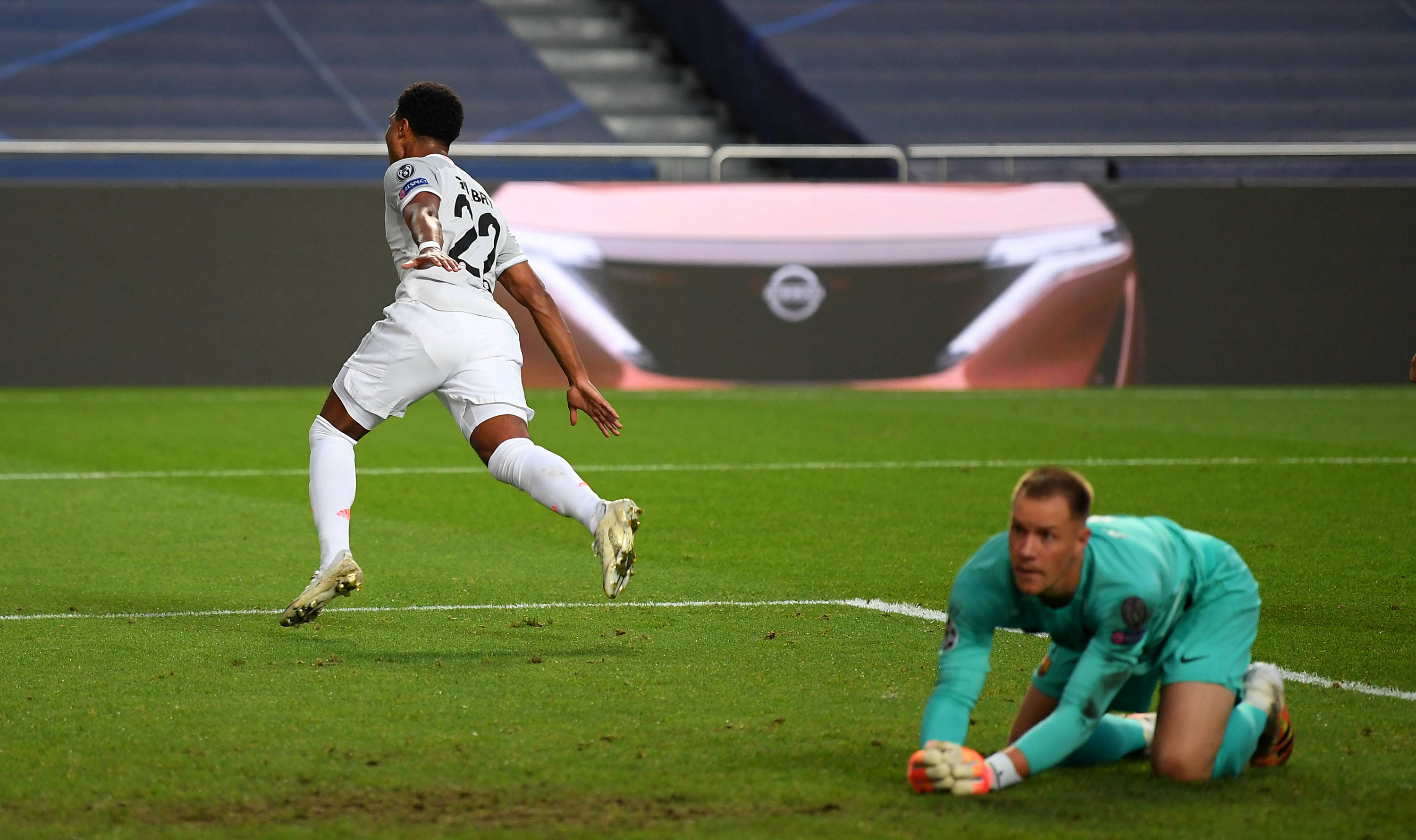 广厦男篮末节绝杀山东（广厦男篮末节上演绝杀山东）