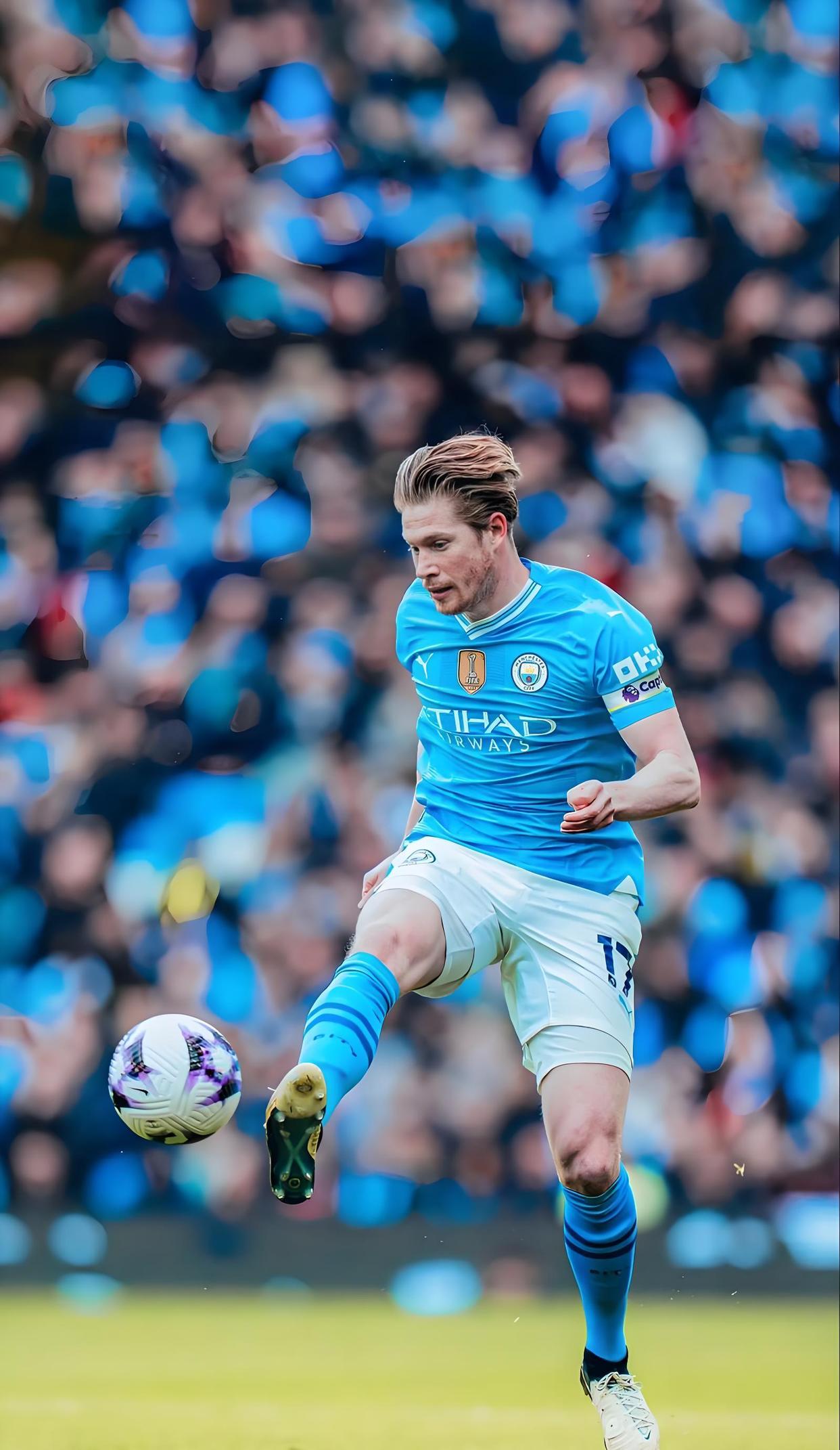 歌名应景，著名歌唱家波切利在世界杯抽签仪式演唱《今夜无人入眠》（波切利在世界杯抽签仪式献唱《今夜无人入眠》，歌名颇为应景）